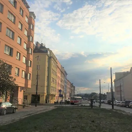 Studio With Garage On Subway Near Centre Apartment